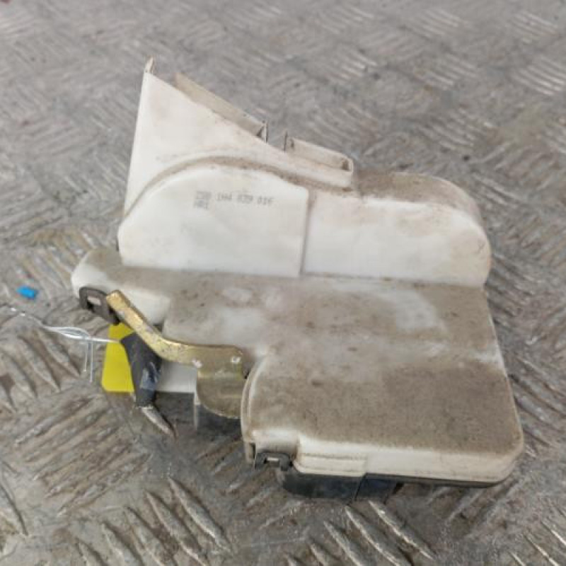 Serrure arriere droit VOLKSWAGEN GOLF 3