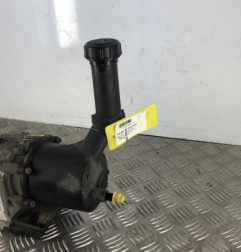 Pompe de direction PEUGEOT 5008 1
