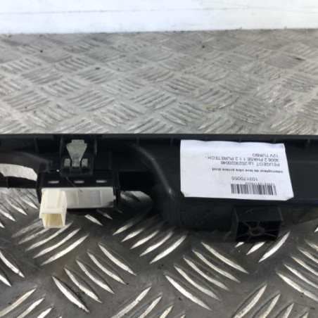 Interrupteur de leve vitre arriere droit PEUGEOT 3008 2