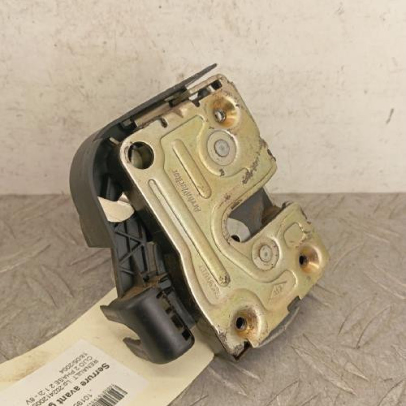 Serrure avant gauche RENAULT CLIO 2 Serrure avant gauche RENAULT CLIO 2