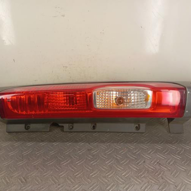 Feu arriere principal droit (feux) OPEL VIVARO 1