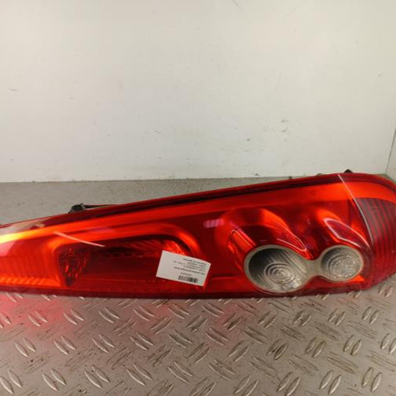 Feu arriere principal droit (feux) FORD FIESTA 5 Feu arriere principal droit (feux) FORD FIESTA 5