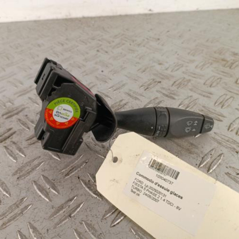 Commodo d'essuie glaces FORD FIESTA 5 Commodo d'essuie glaces FORD FIESTA 5
