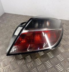 Feu arriere principal droit (feux) OPEL ASTRA H Photo n°3