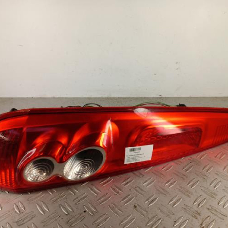 Feu arriere principal gauche (feux) FORD FIESTA 5 Feu arriere principal gauche (feux) FORD FIESTA 5