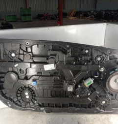 Leve vitre electrique avant gauche HYUNDAI I 30 2 Photo n°1