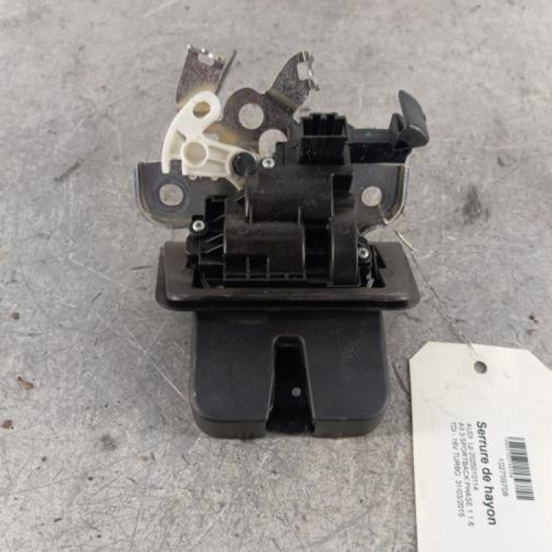 Serrure de hayon AUDI A3 3 Serrure de hayon AUDI A3 3