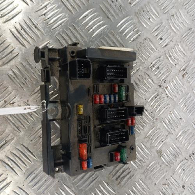 Boitier servitude moteur (BSM) PEUGEOT 307 Boitier servitude moteur (BSM) PEUGEOT 307