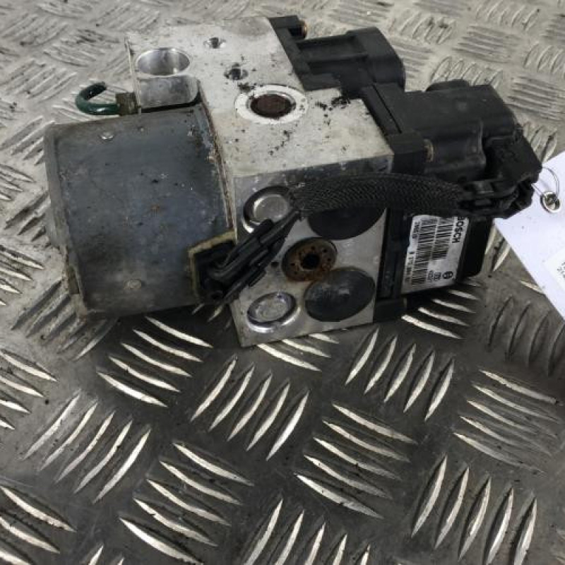 Bloc ABS (freins anti-blocage) RENAULT CLIO 2 Bloc ABS (freins anti-blocage) RENAULT CLIO 2