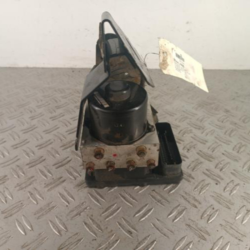 Bloc ABS (freins anti-blocage) MERCEDES CLASSE M 164