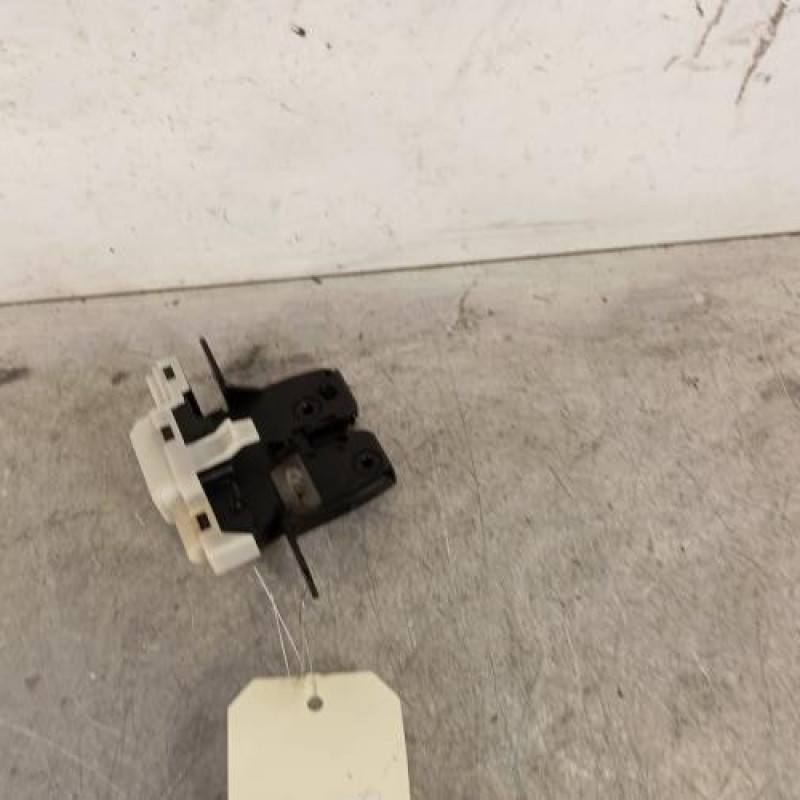 Serrure de hayon RENAULT CLIO 3