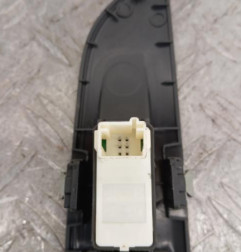 Interrupteur de leve vitre arriere droit PEUGEOT 5008 2 Photo n°3
