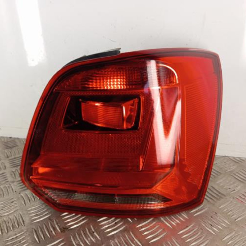 Feu arriere principal droit (feux) VOLKSWAGEN POLO 5 Feu arriere principal droit (feux) VOLKSWAGEN POLO 5