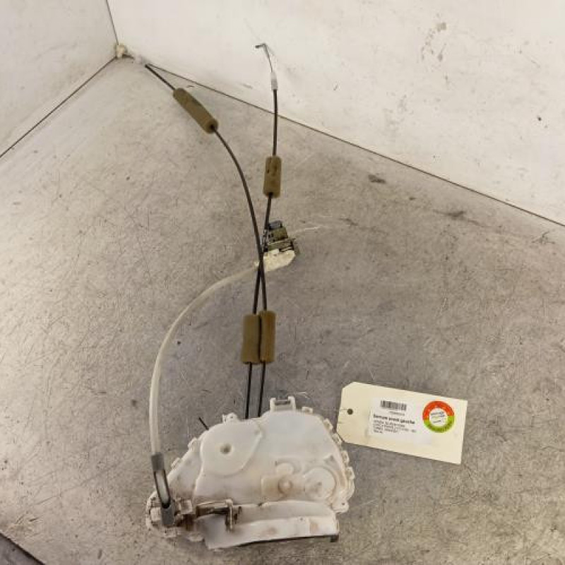 Serrure avant gauche HONDA CIVIC 8 Serrure avant gauche HONDA CIVIC 8