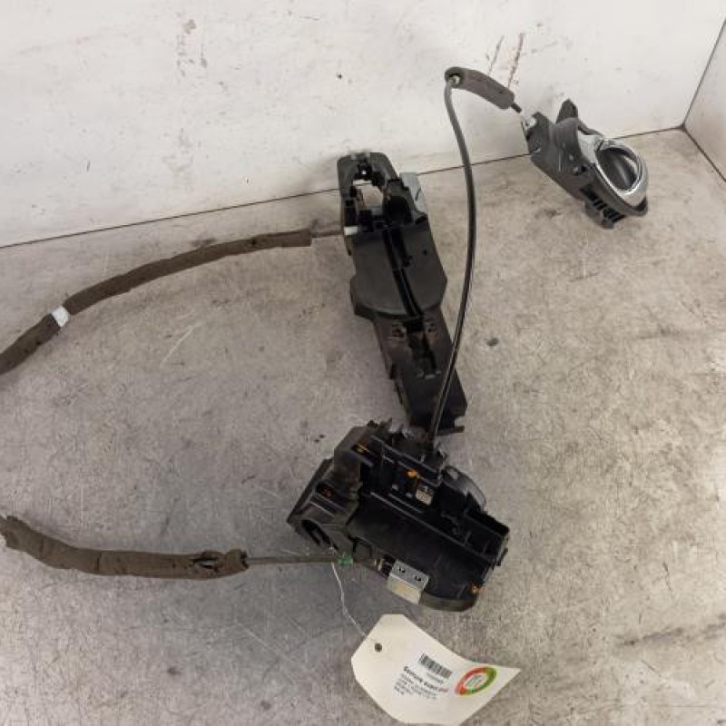 Serrure avant droit NISSAN JUKE 1 Serrure avant droit NISSAN JUKE 1