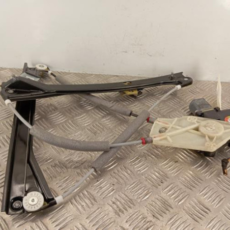 Leve vitre electrique avant droit VOLKSWAGEN POLO 5 Photo n°1