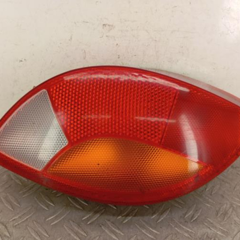Feu arriere principal droit (feux) FORD KA 1 Feu arriere principal droit (feux) FORD KA 1
