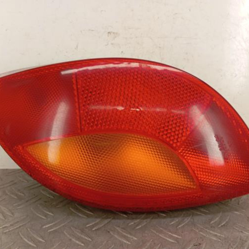 Feu arriere principal gauche (feux) FORD KA 1 Feu arriere principal gauche (feux) FORD KA 1