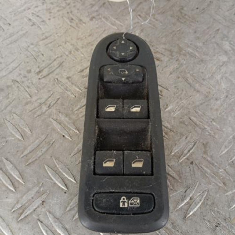 Interrupteur de leve vitre avant gauche PEUGEOT 308 1 SW