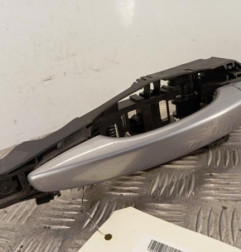 Poignee porte coffre gauche OPEL VIVARO 3 Photo n°3