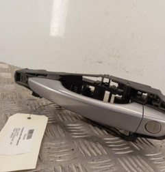 Poignee porte coffre gauche OPEL VIVARO 3 Photo n°4