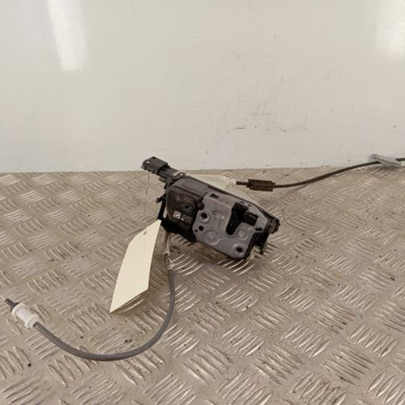 Serrure avant droit OPEL VIVARO 3 Serrure avant droit OPEL VIVARO 3
