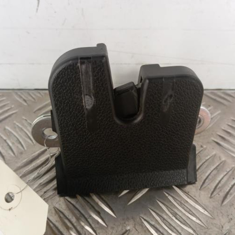 Serrure de hayon VOLKSWAGEN POLO 5 Serrure de hayon VOLKSWAGEN POLO 5