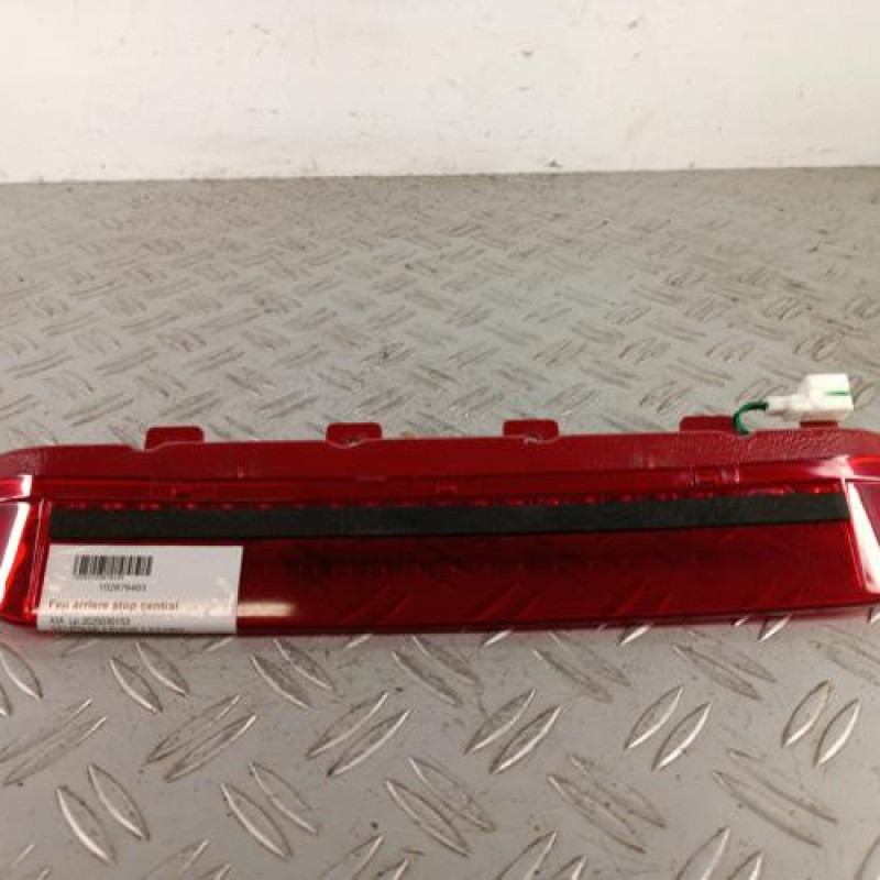 Feu arriere stop central KIA SPORTAGE 3 Feu arriere stop central KIA SPORTAGE 3