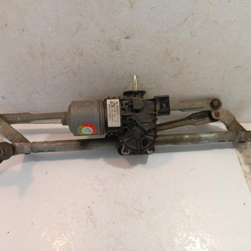 Moteur essuie glace avant VOLKSWAGEN POLO 5