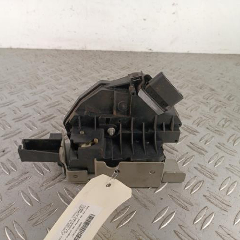Serrure de porte de coffre droite FORD TRANSIT 5