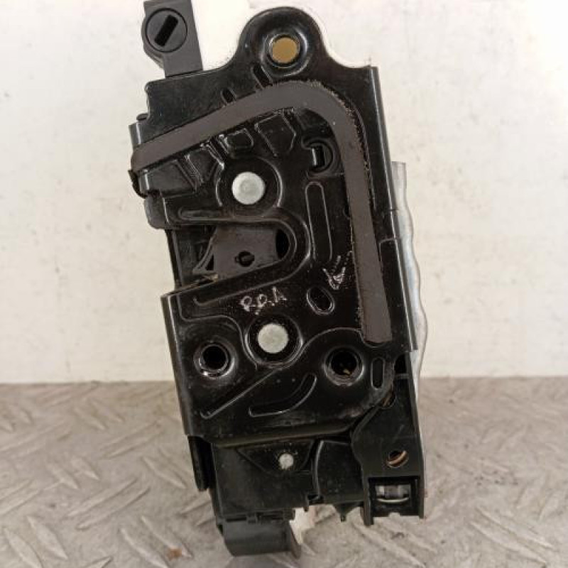 Serrure avant droit VOLKSWAGEN GOLF 6 Serrure avant droit VOLKSWAGEN GOLF 6