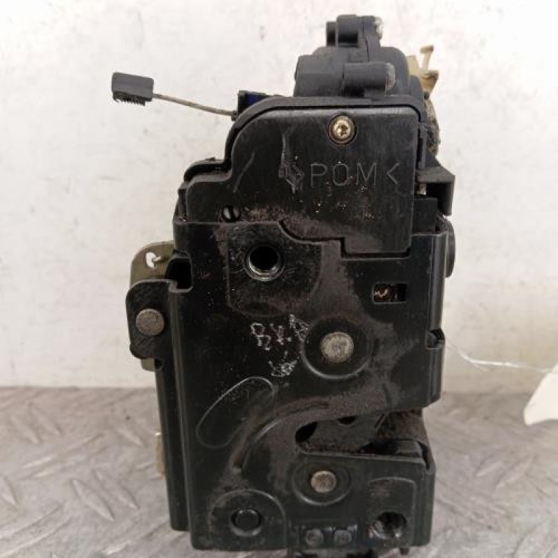 Serrure arriere gauche VOLKSWAGEN GOLF 4 Serrure arriere gauche VOLKSWAGEN GOLF 4