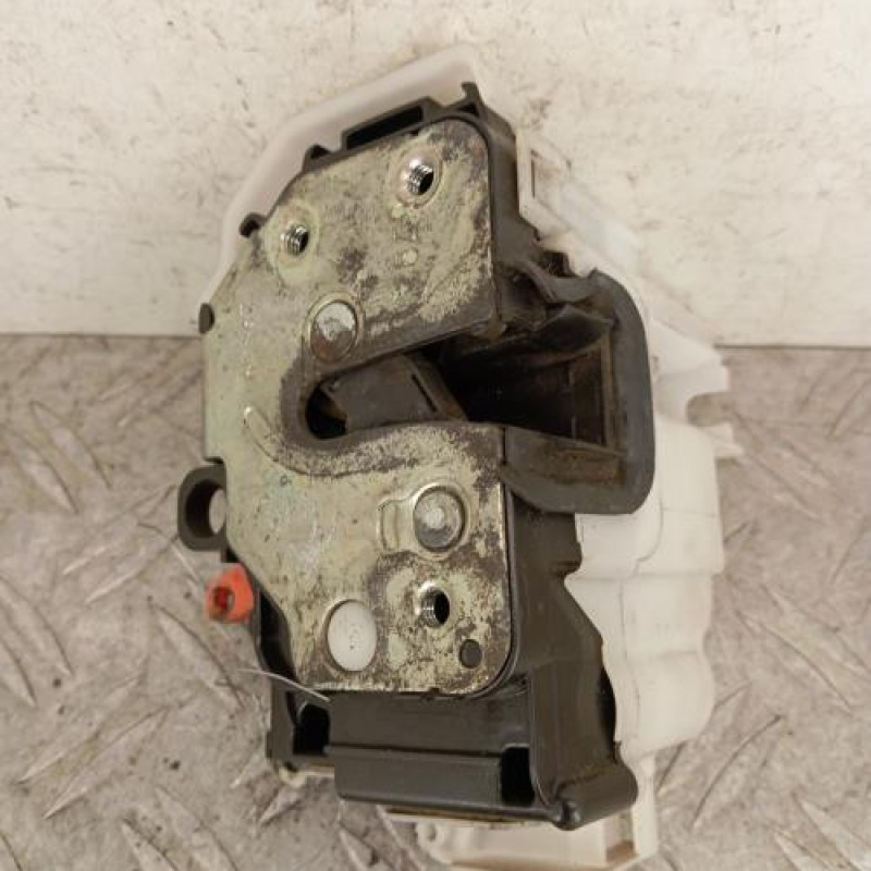 Serrure avant gauche PEUGEOT BIPPER Serrure avant gauche PEUGEOT BIPPER