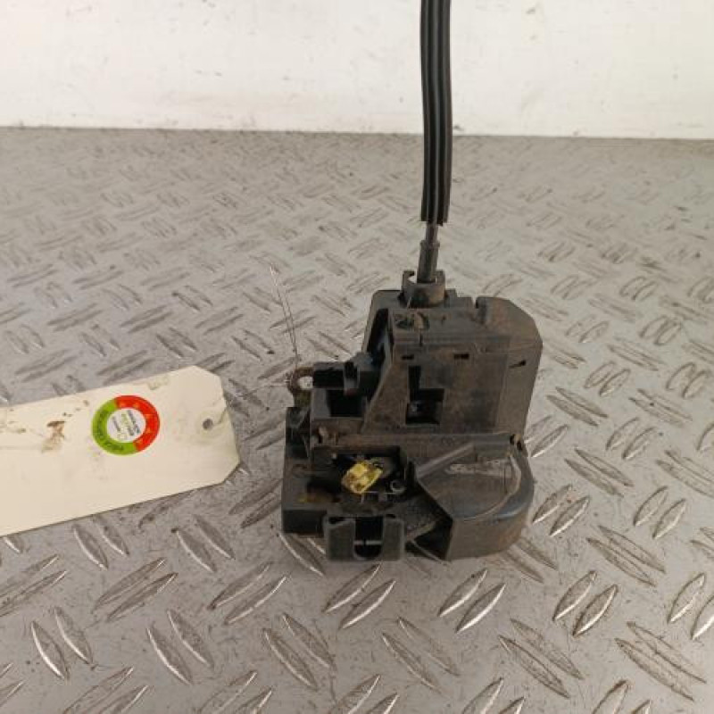 Serrure avant gauche RENAULT CLIO 2 Serrure avant gauche RENAULT CLIO 2