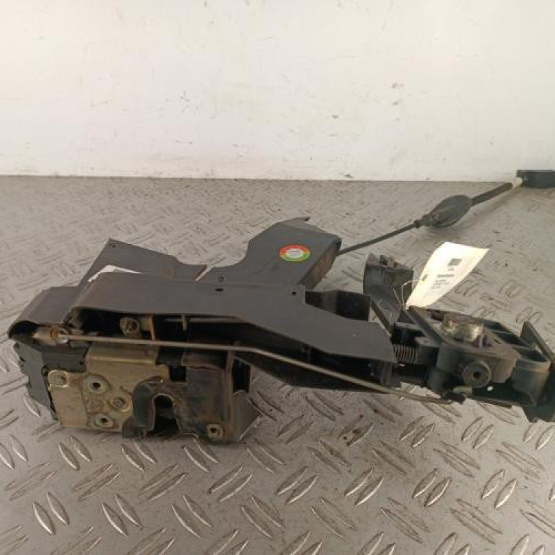 Serrure avant gauche FORD FUSION Serrure avant gauche FORD FUSION