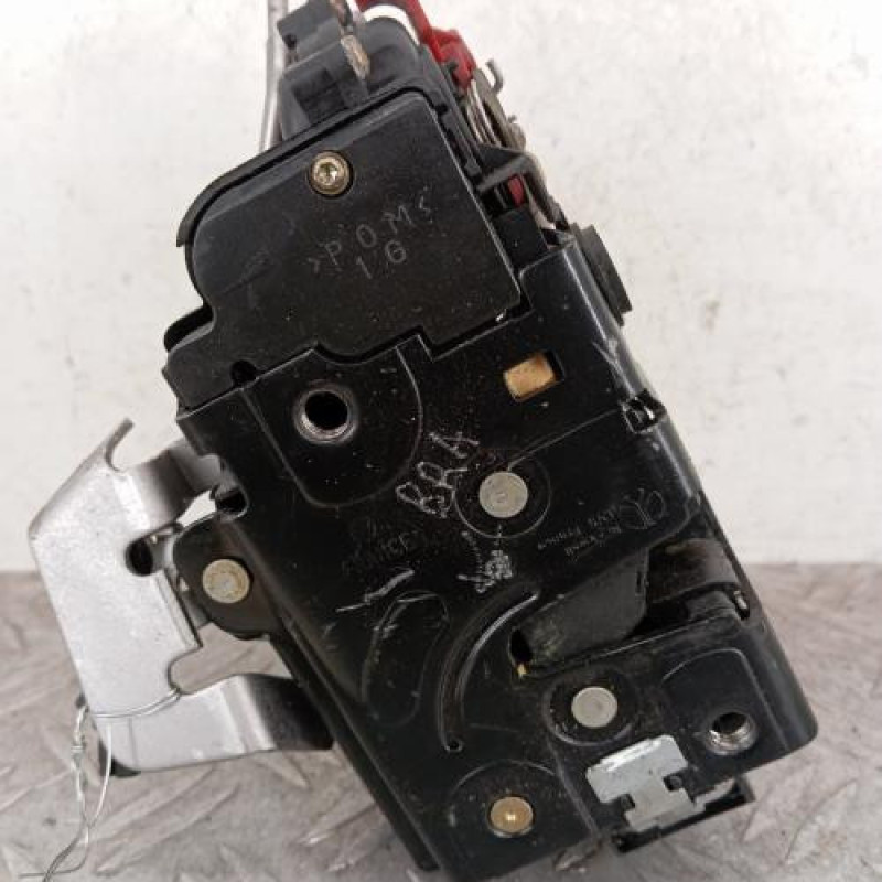 Serrure arriere gauche AUDI A4 2 Serrure arriere gauche AUDI A4 2