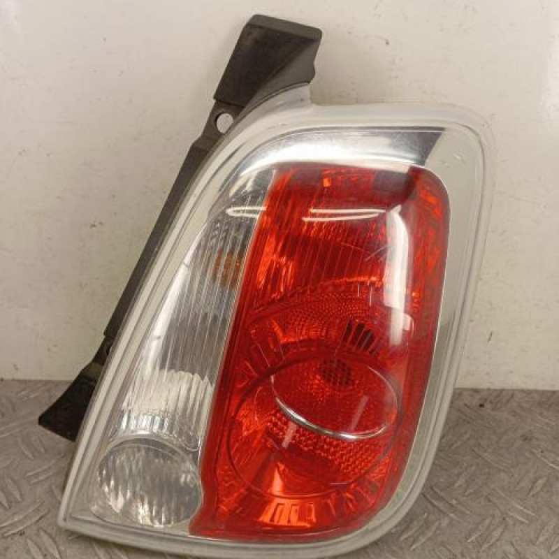 Feu arriere principal droit (feux) FIAT 500 2 Feu arriere principal droit (feux) FIAT 500 2
