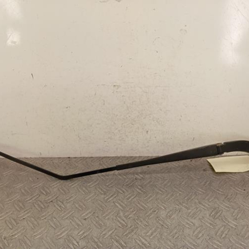 Bras essuie glace avant droit RENAULT CAPTUR 1 Bras essuie glace avant droit RENAULT CAPTUR 1