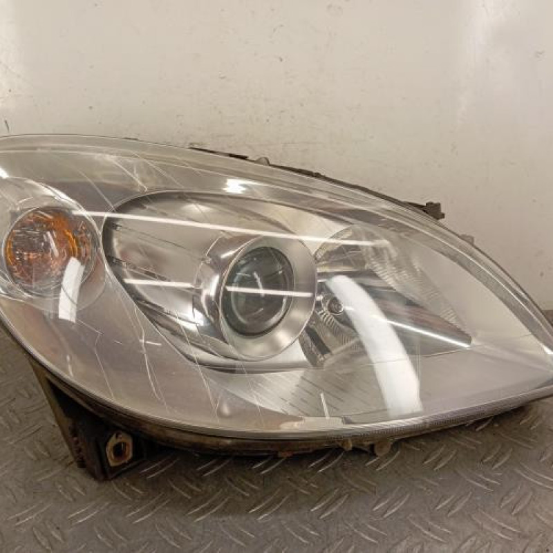 Optique avant principal droit (feux)(phare) MERCEDES CLASSE B 245