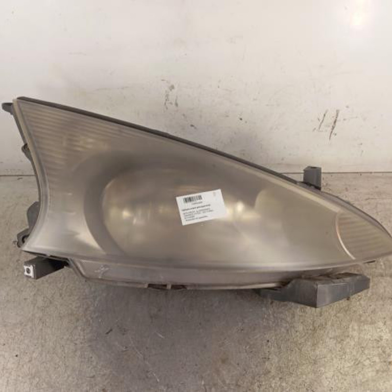Optique avant principal droit (feux)(phare) MITSUBISHI GRANDIS