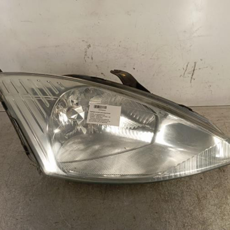 Optique avant principal droit (feux)(phare) FORD FOCUS 1