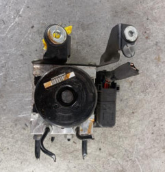 Bloc ABS (freins anti-blocage) VOLVO V 60 2 Photo n°4