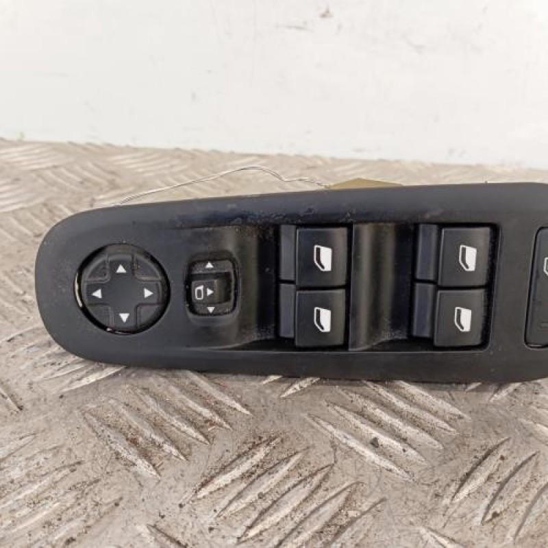 Interrupteur de leve vitre avant gauche PEUGEOT 308 2 SW
