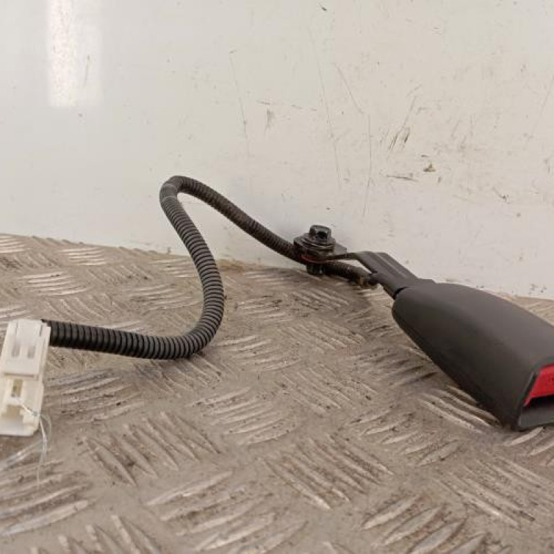 Attache ceinture avant gauche KIA RIO 3