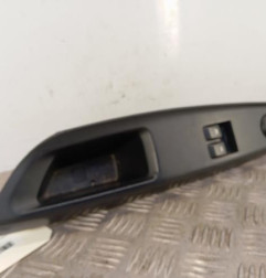 Interrupteur de leve vitre avant gauche KIA RIO 3