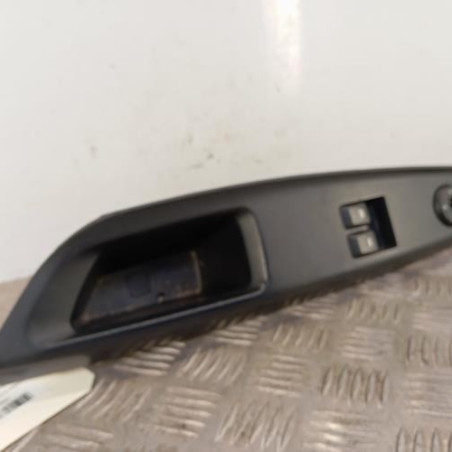 Interrupteur de leve vitre avant gauche KIA RIO 3
