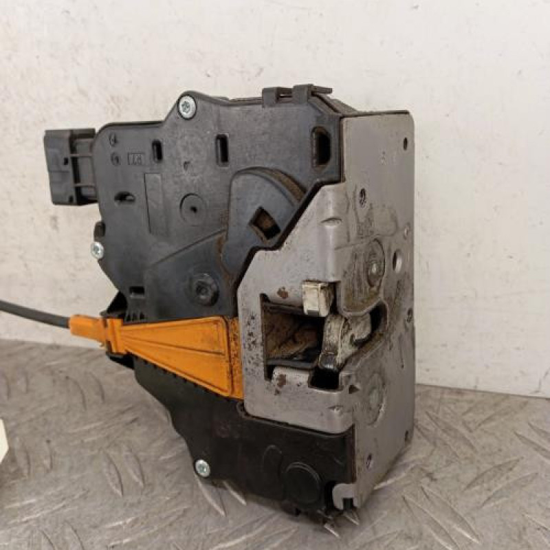 Serrure avant droit OPEL CORSA E Serrure avant droit OPEL CORSA E