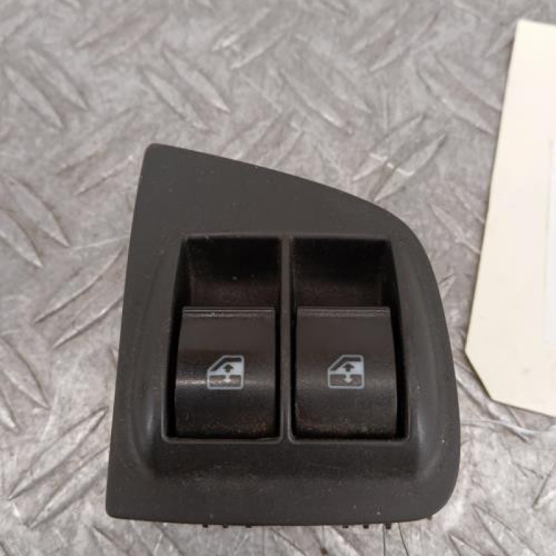 Interrupteur de leve vitre avant gauche FIAT DOBLO 1