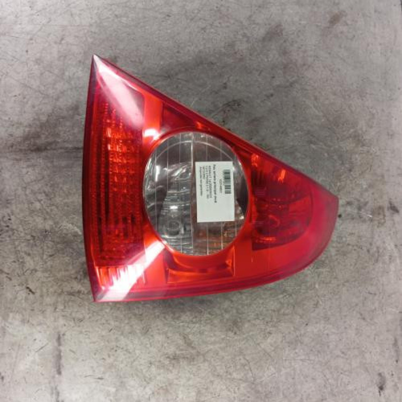 Feu arriere principal droit (feux) RENAULT CLIO 2 Feu arriere principal droit (feux) RENAULT CLIO 2
