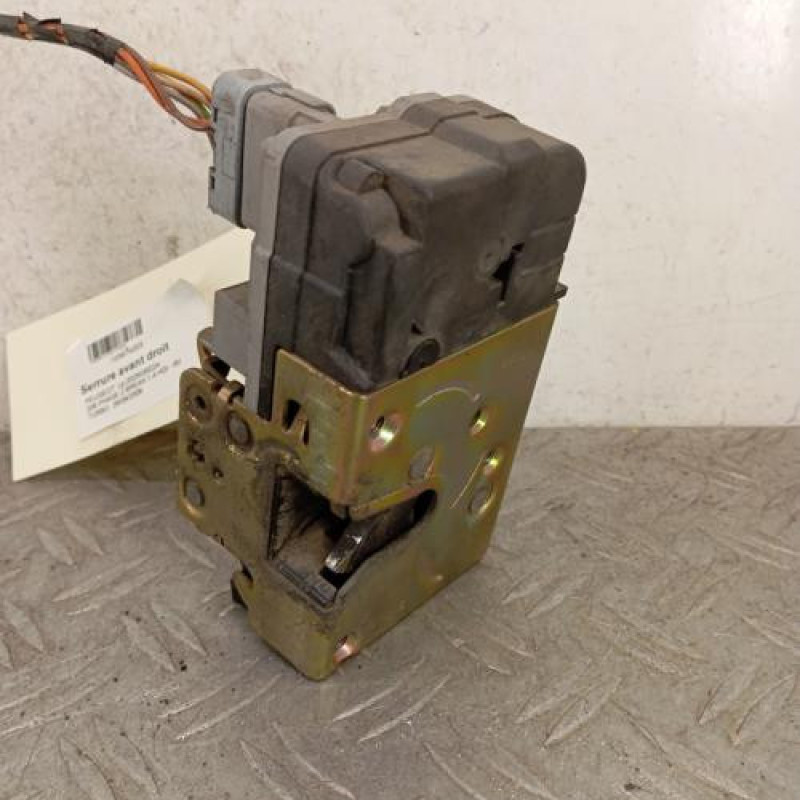 Serrure avant droit PEUGEOT 206